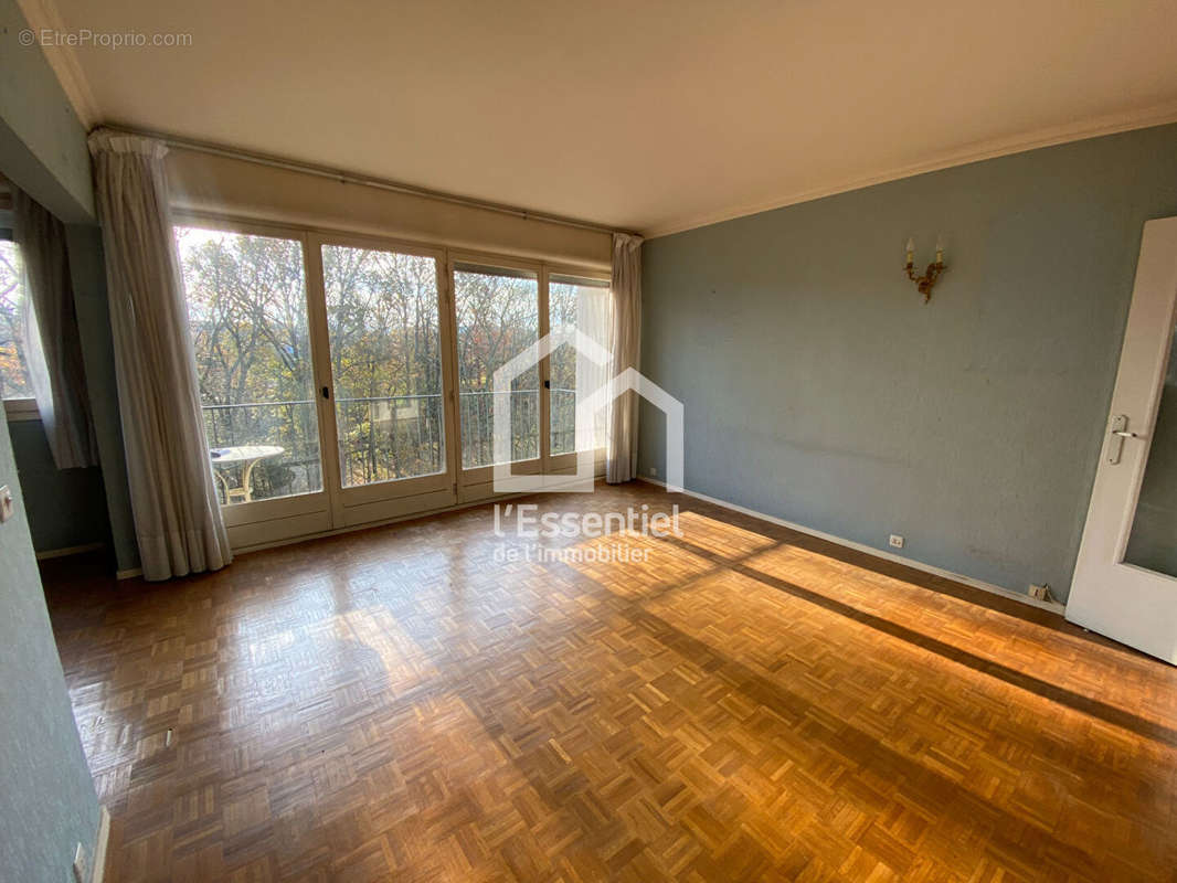 Appartement à VERNEUIL-SUR-SEINE