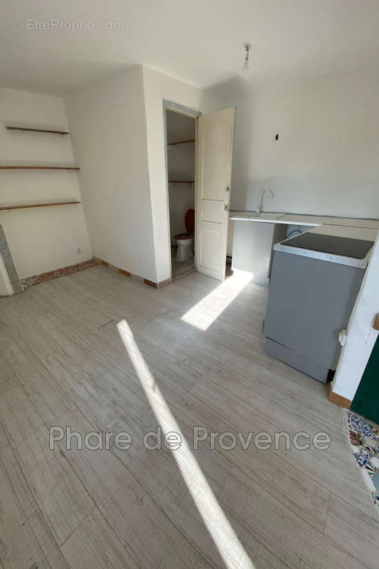 Appartement à MARSEILLE-2E