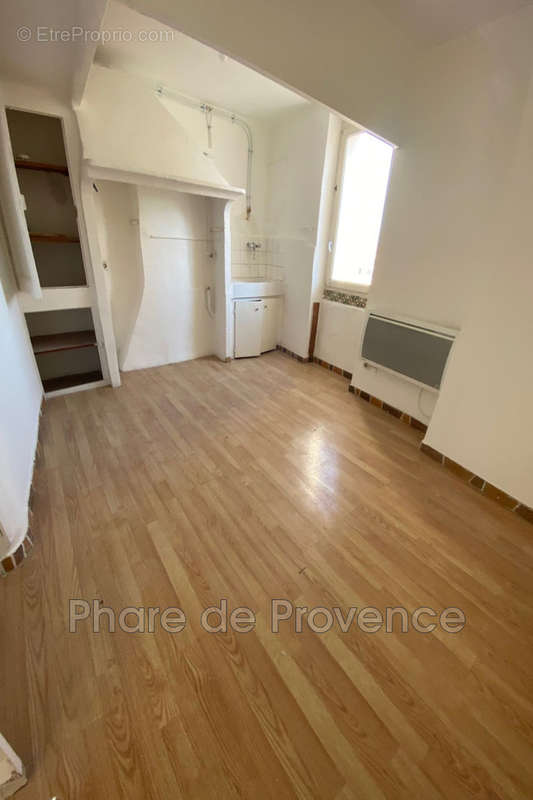 Appartement à MARSEILLE-2E