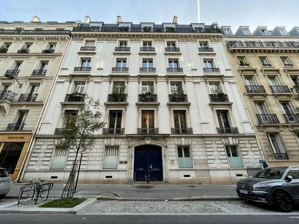 Appartement à PARIS-8E