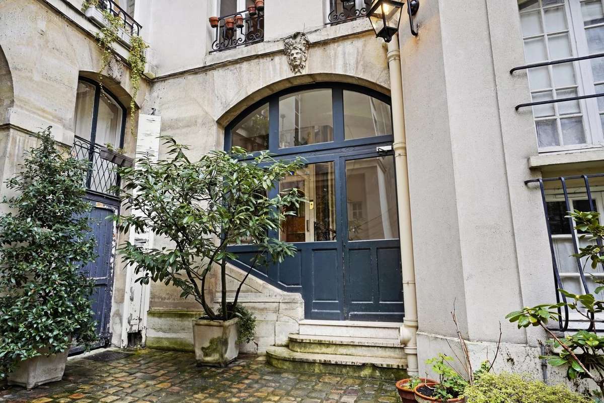 Appartement à PARIS-4E