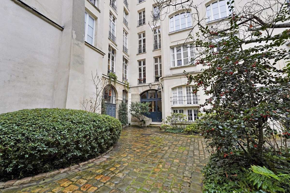 Appartement à PARIS-4E