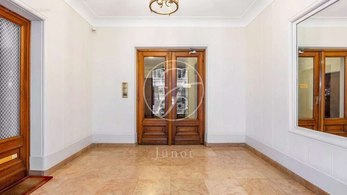 Appartement à PARIS-7E