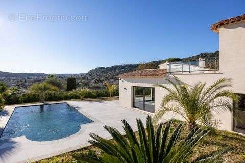 Maison à LA COLLE-SUR-LOUP