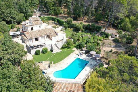 Maison à ROQUEFORT-LES-PINS