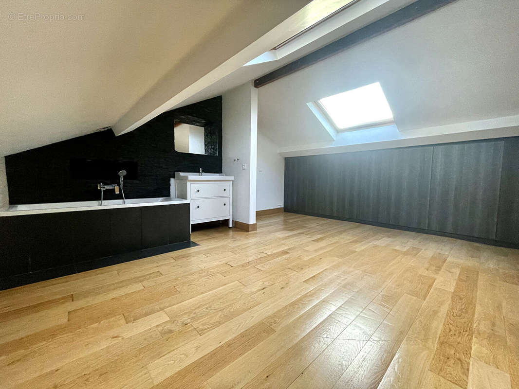 Appartement à COLOMBES