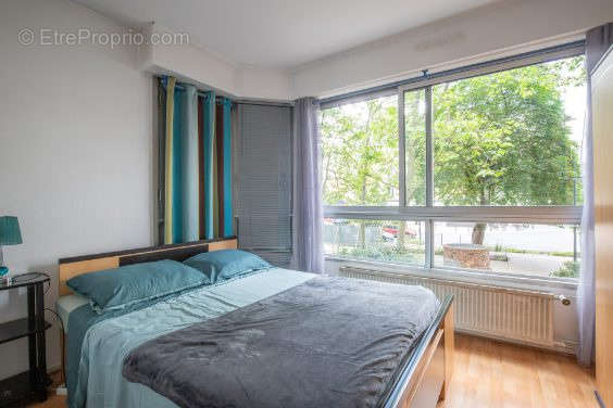 Appartement à COURBEVOIE