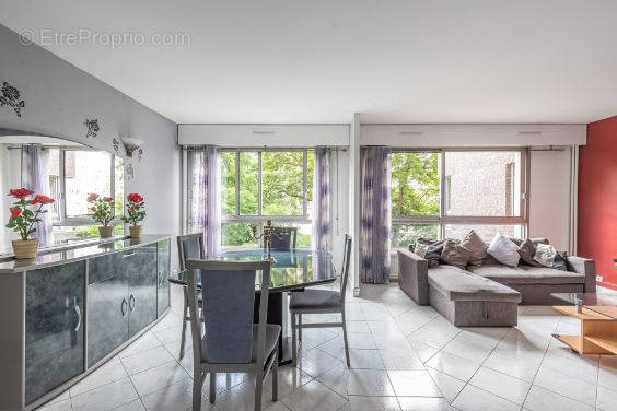 Appartement à COURBEVOIE