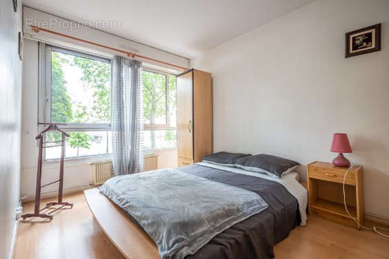 Appartement à COURBEVOIE