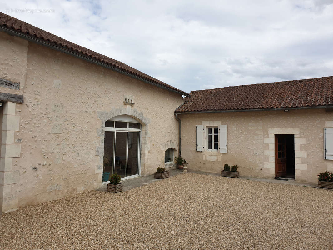 Maison à SAINT-MEARD-DE-DRONE