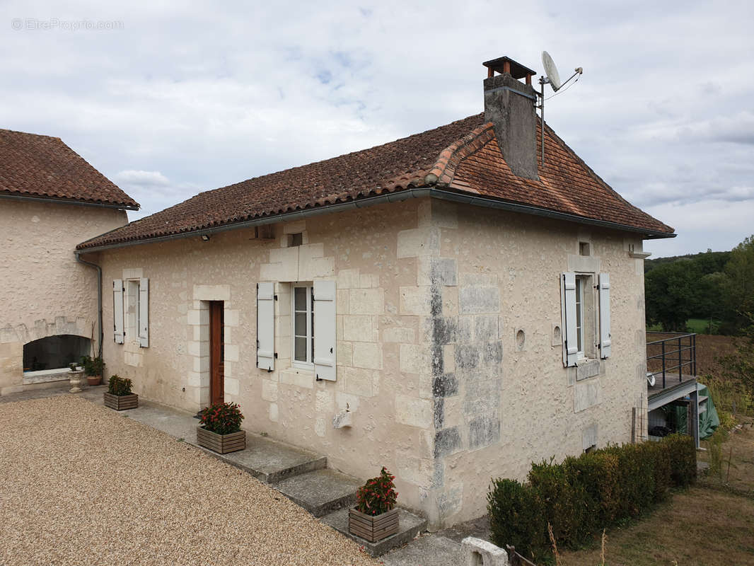 Maison à SAINT-MEARD-DE-DRONE