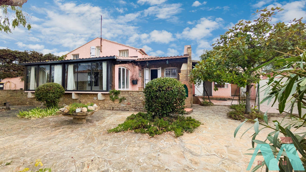 Maison à LE CASTELLET