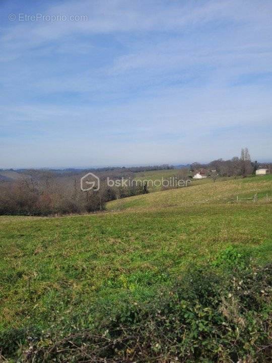 Terrain à SALIES-DE-BEARN