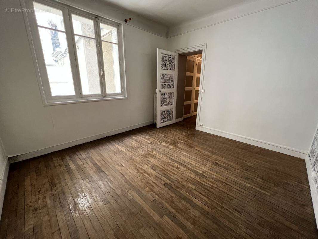 Appartement à COURBEVOIE