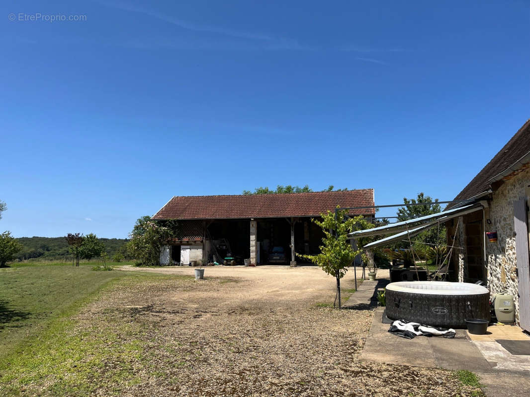 Maison à LANOUAILLE