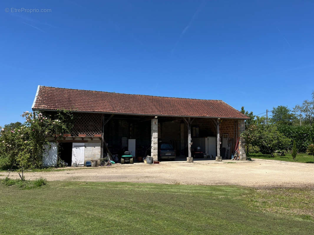 Maison à LANOUAILLE