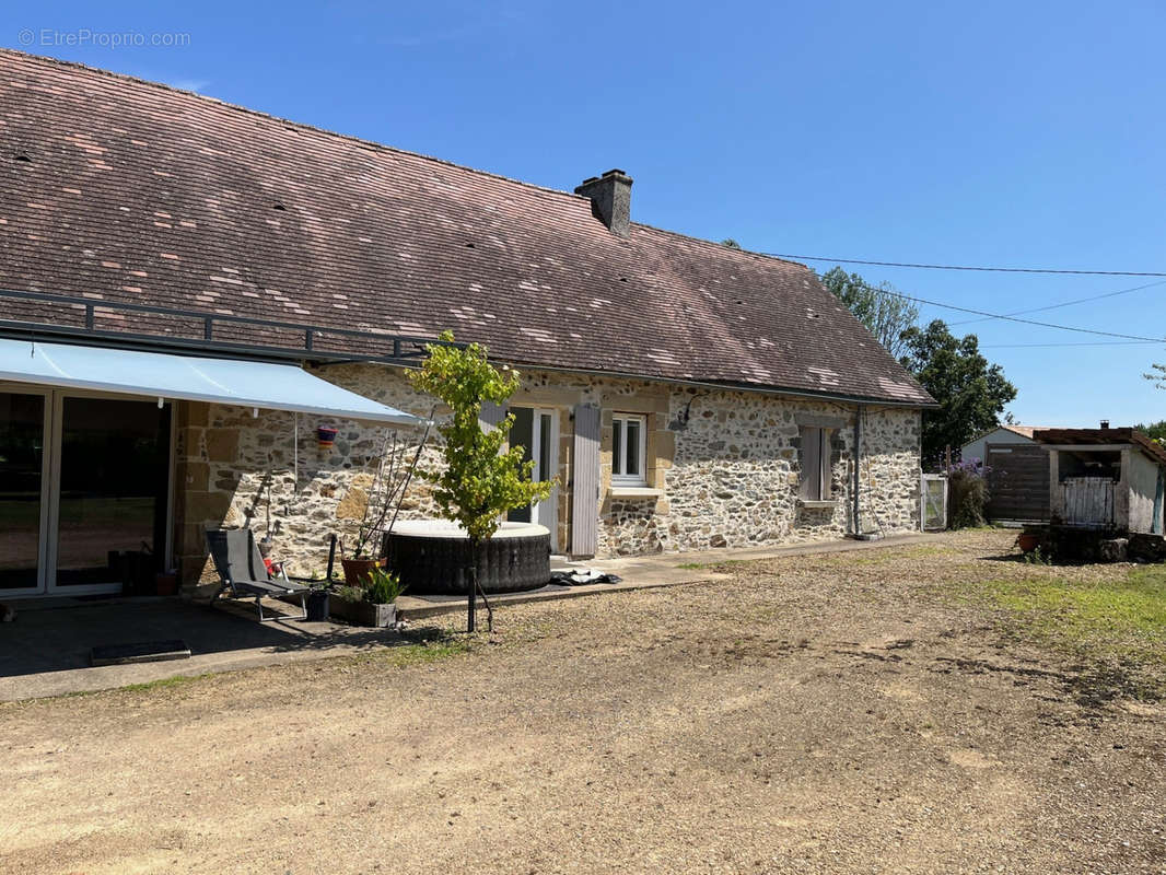 Maison à LANOUAILLE