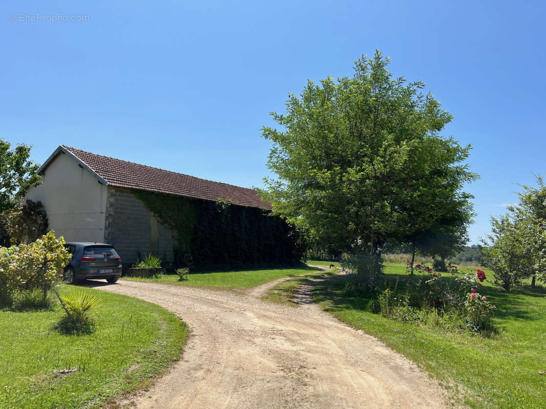 Maison à LANOUAILLE