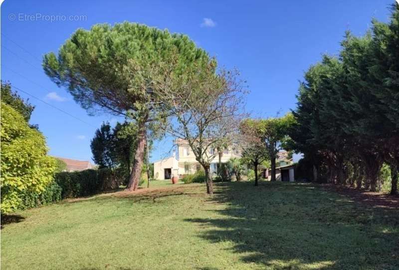 Maison à FARGUES-SAINT-HILAIRE