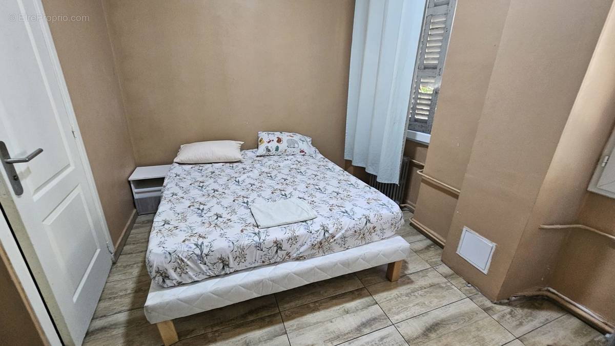 Appartement à MARSEILLE-1E