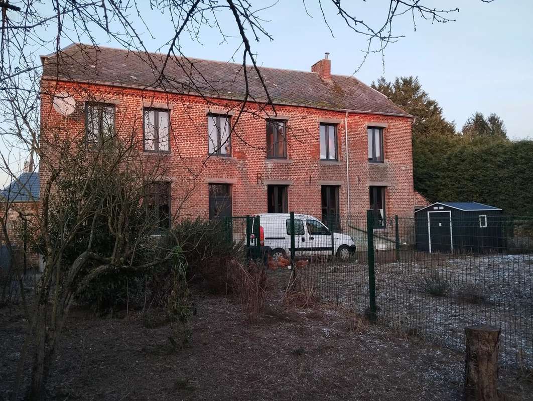 Maison à AVESNES-SUR-HELPE