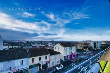 Appartement à DECINES-CHARPIEU