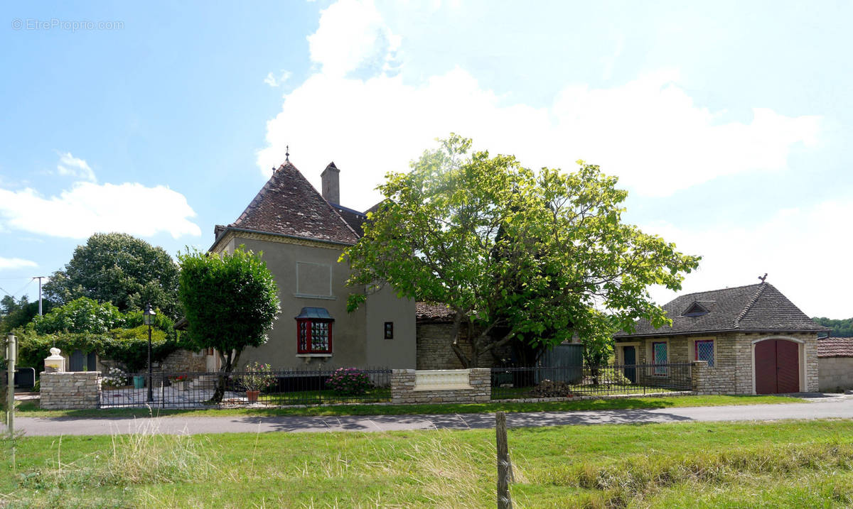 Maison à SAINT-LOUP-GEANGES