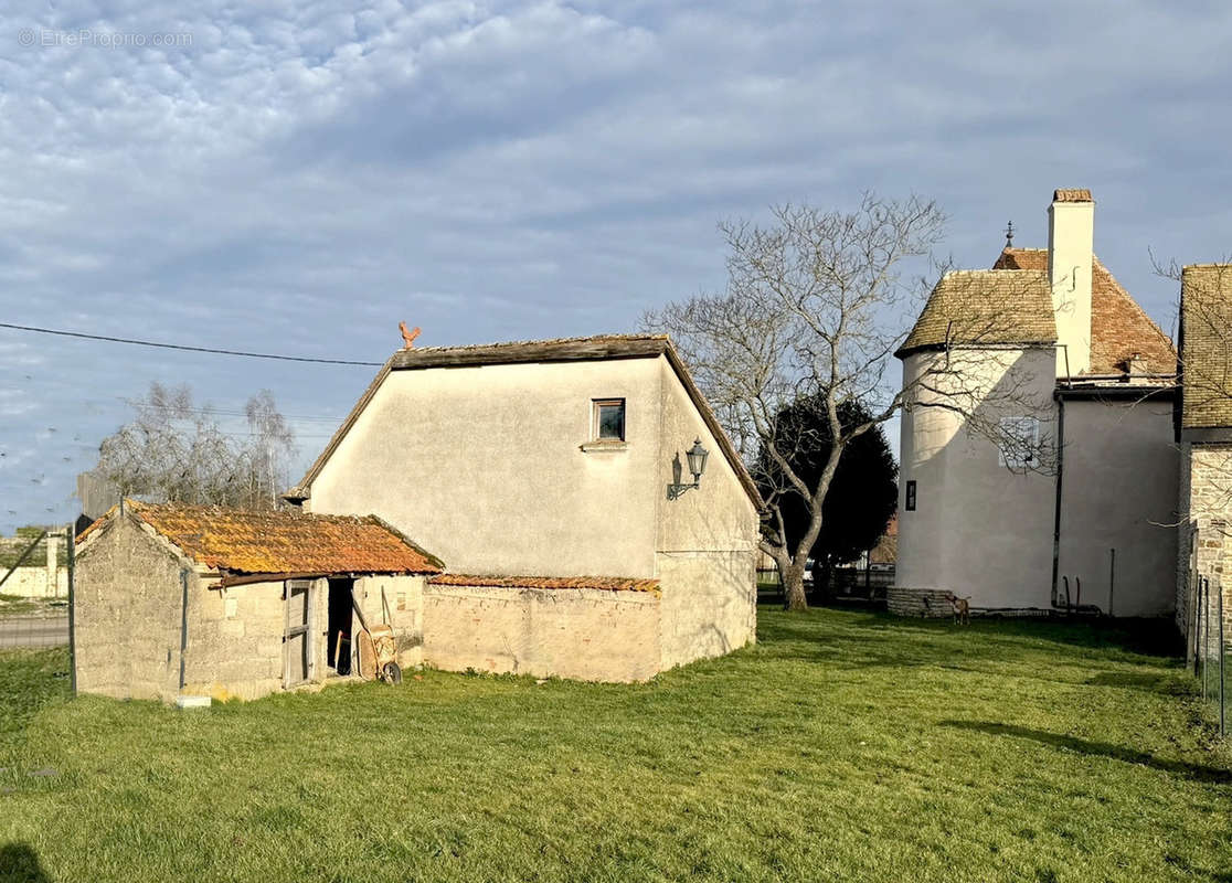 Maison à SAINT-LOUP-GEANGES