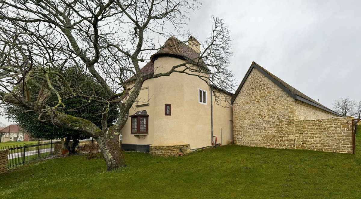 Maison à SAINT-LOUP-GEANGES