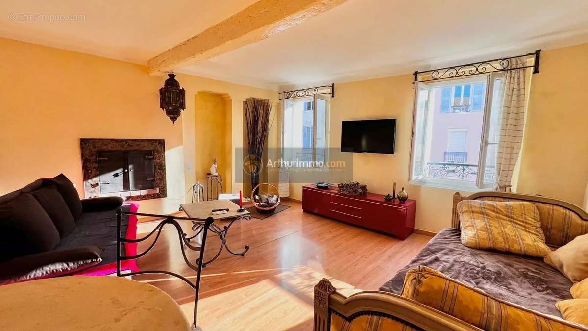 Appartement à FREJUS