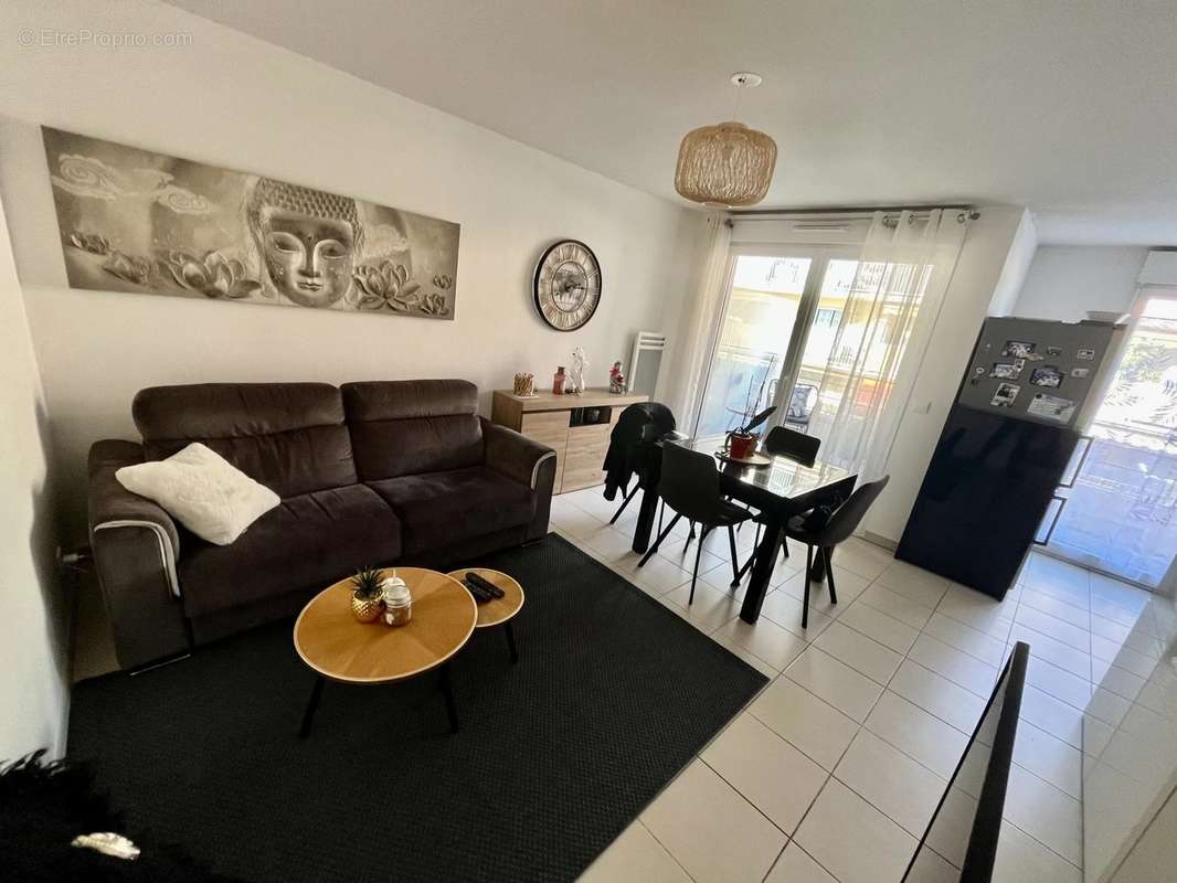 Appartement à SAINT-LAURENT-DU-VAR