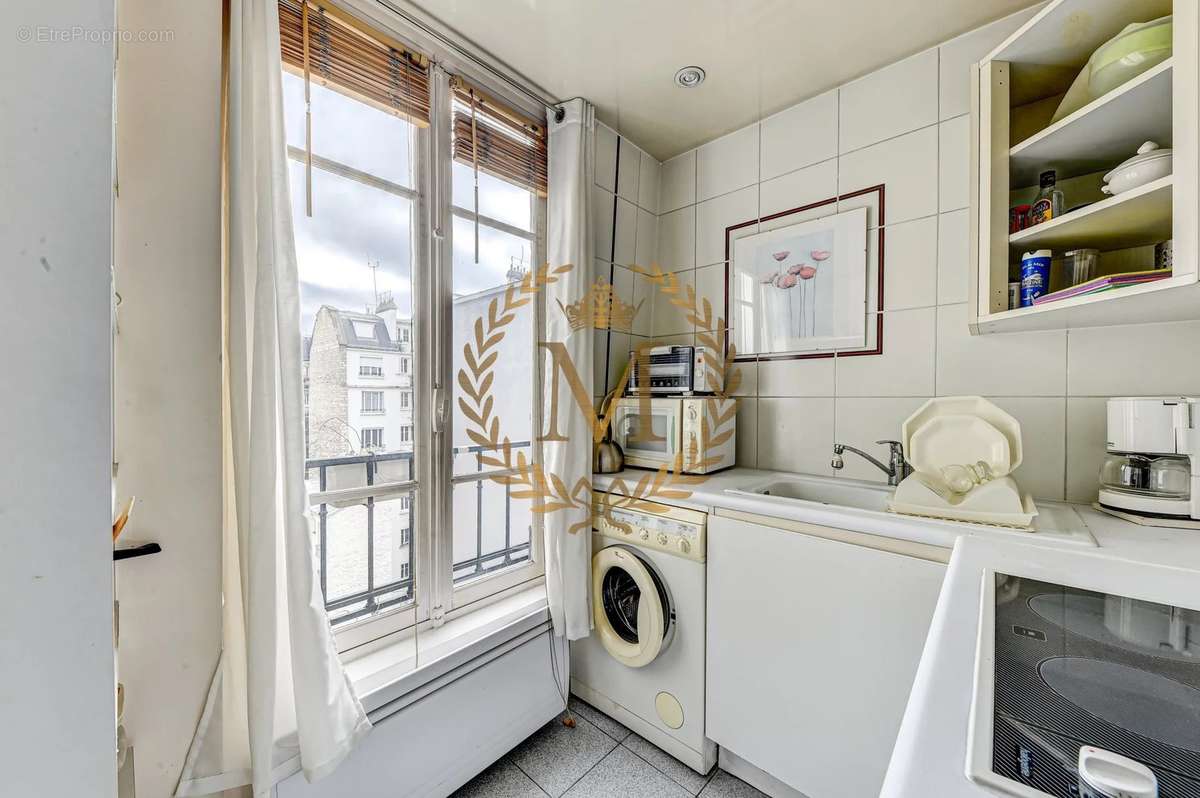 Appartement à PARIS-16E