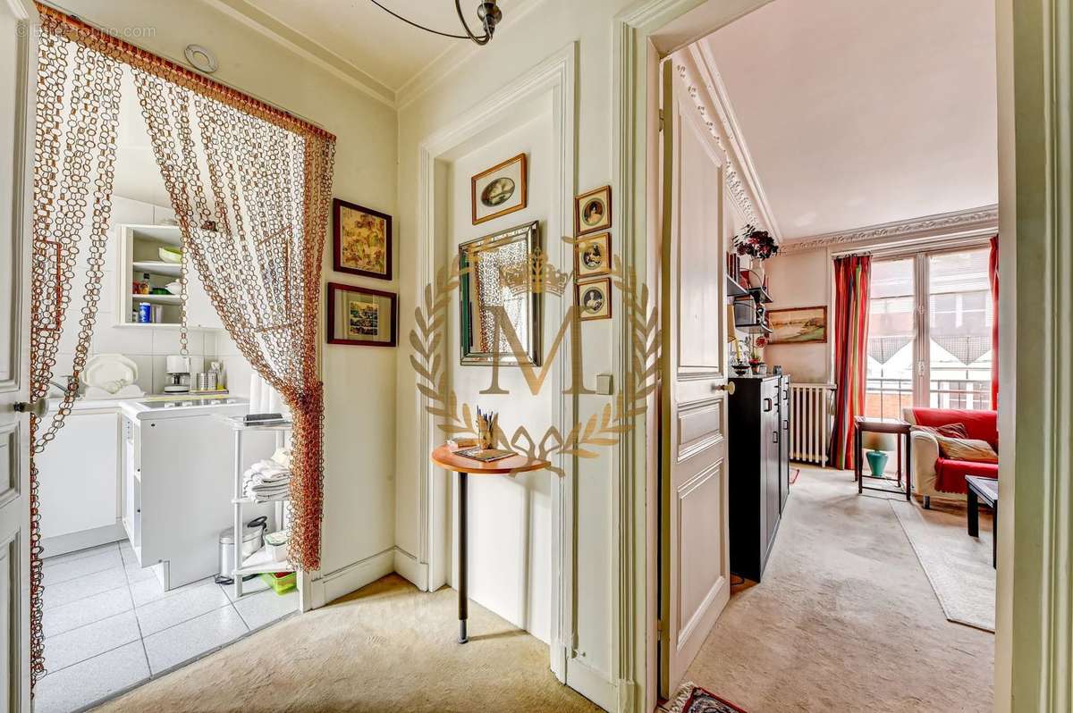 Appartement à PARIS-16E