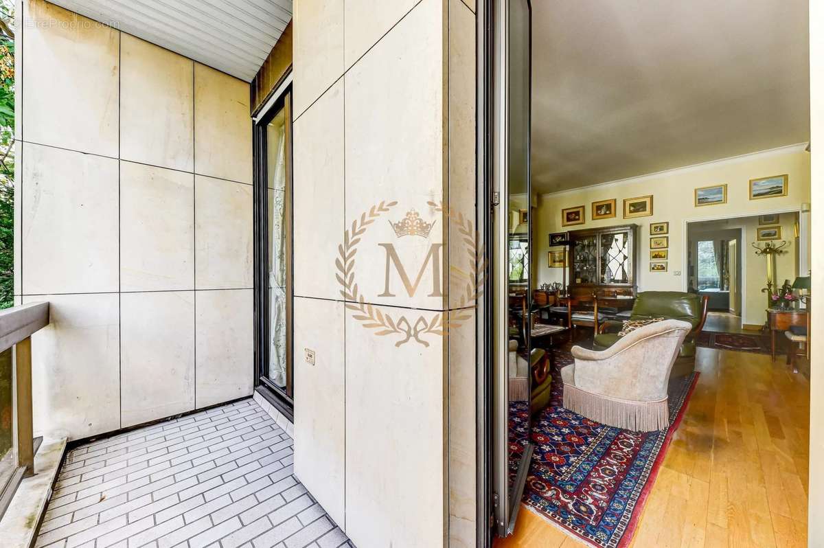 Appartement à NEUILLY-SUR-SEINE