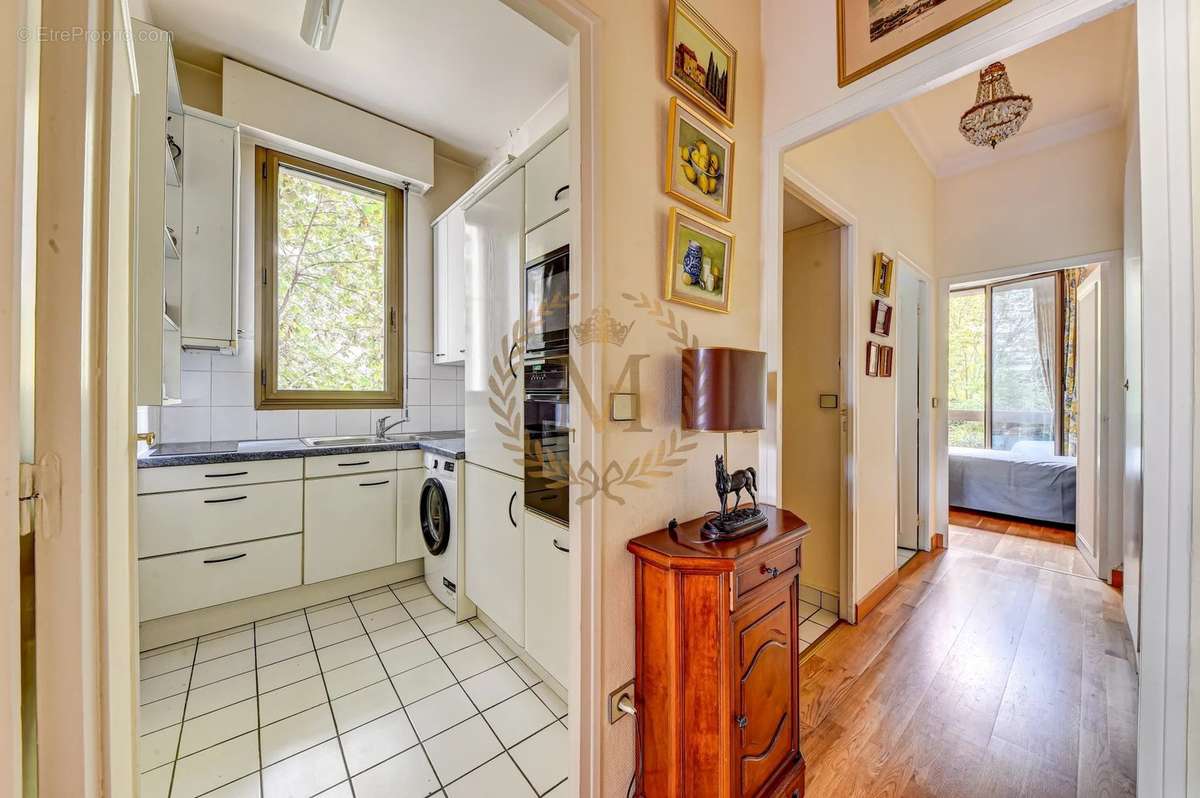 Appartement à NEUILLY-SUR-SEINE