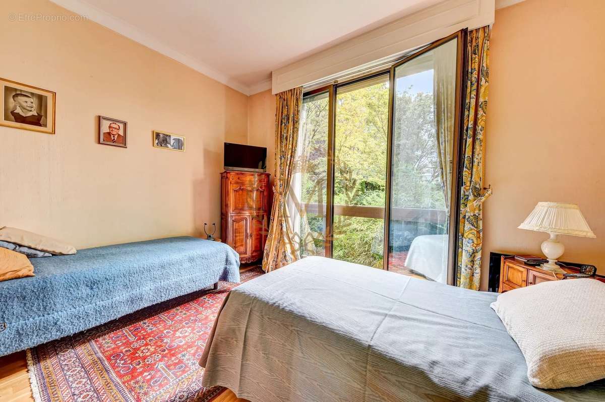 Appartement à NEUILLY-SUR-SEINE