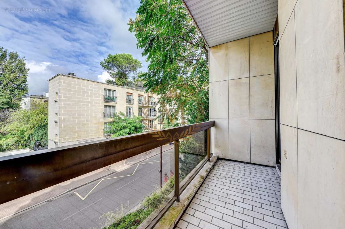 Appartement à NEUILLY-SUR-SEINE