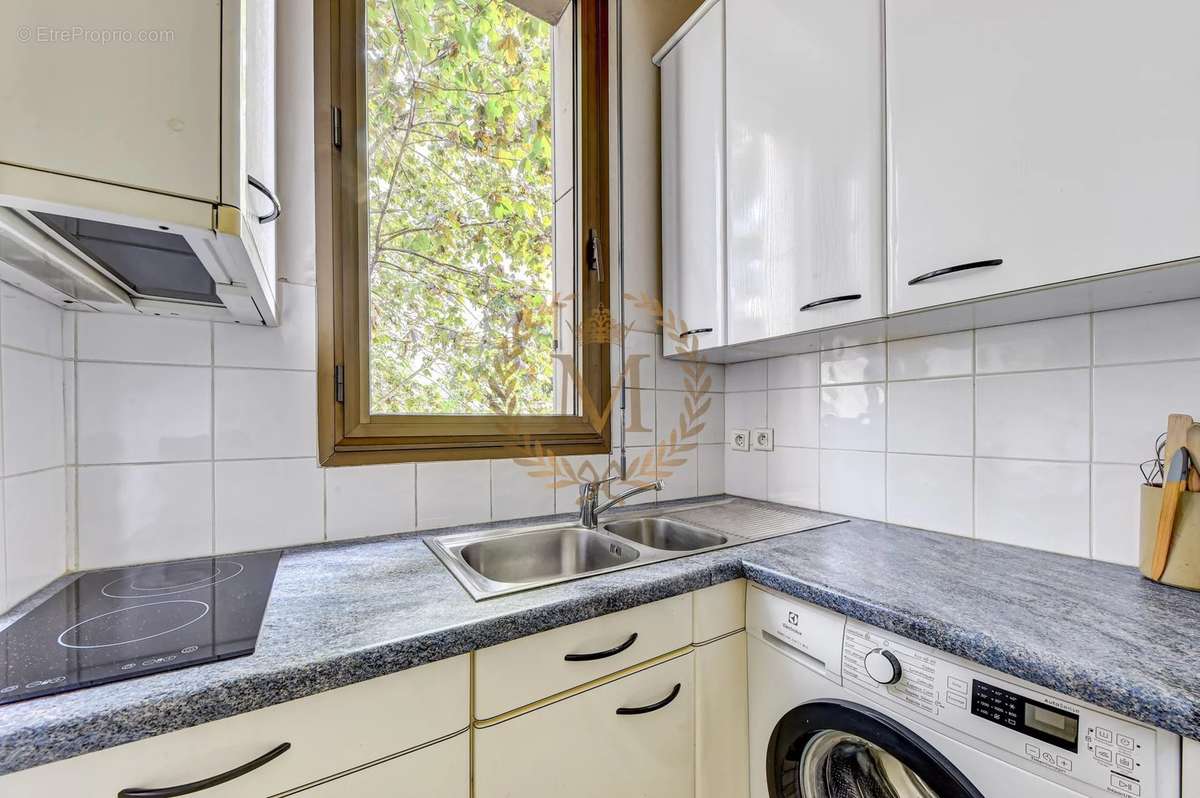 Appartement à NEUILLY-SUR-SEINE