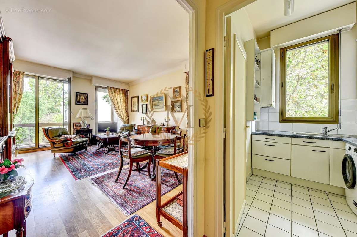 Appartement à NEUILLY-SUR-SEINE