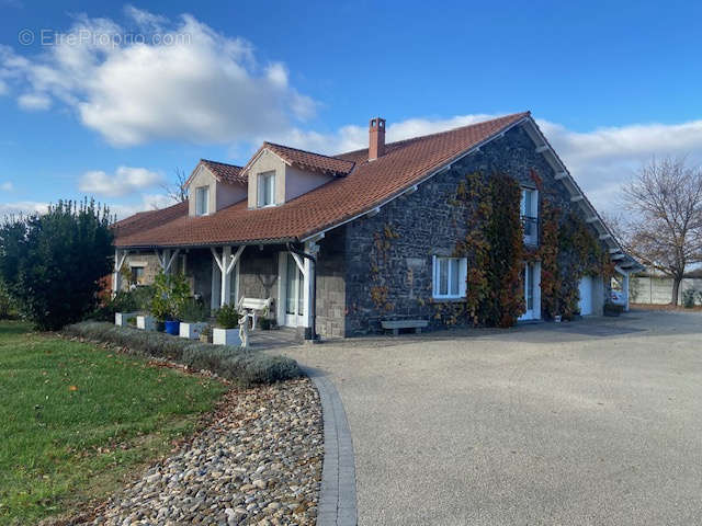 Maison à SAINT-ANDRE-LE-COQ