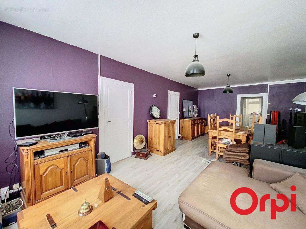 Appartement à SAINT-AMAND-MONTROND