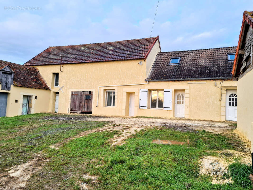 Maison à MORNAY-SUR-ALLIER