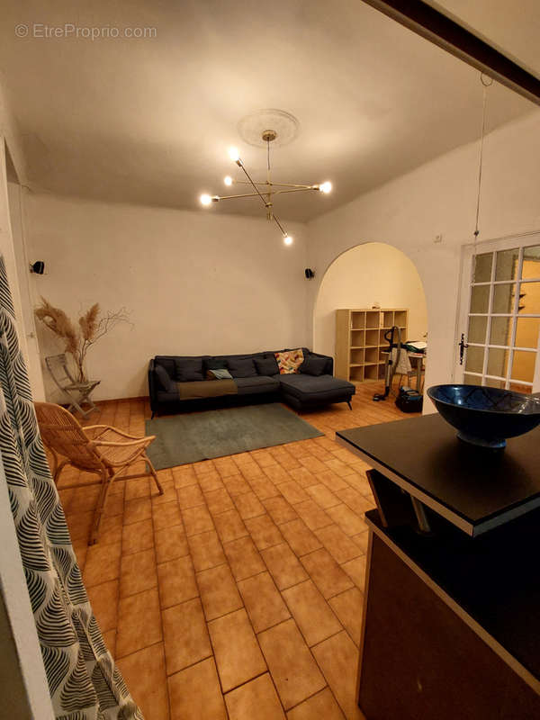 Appartement à MARSEILLE-4E