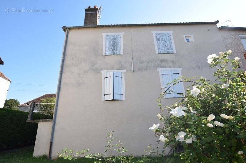 Maison à SAINT-LEGER-SUR-DHEUNE