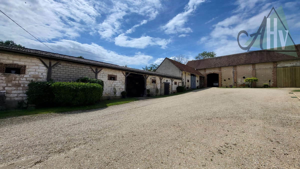 Maison à SERGINES