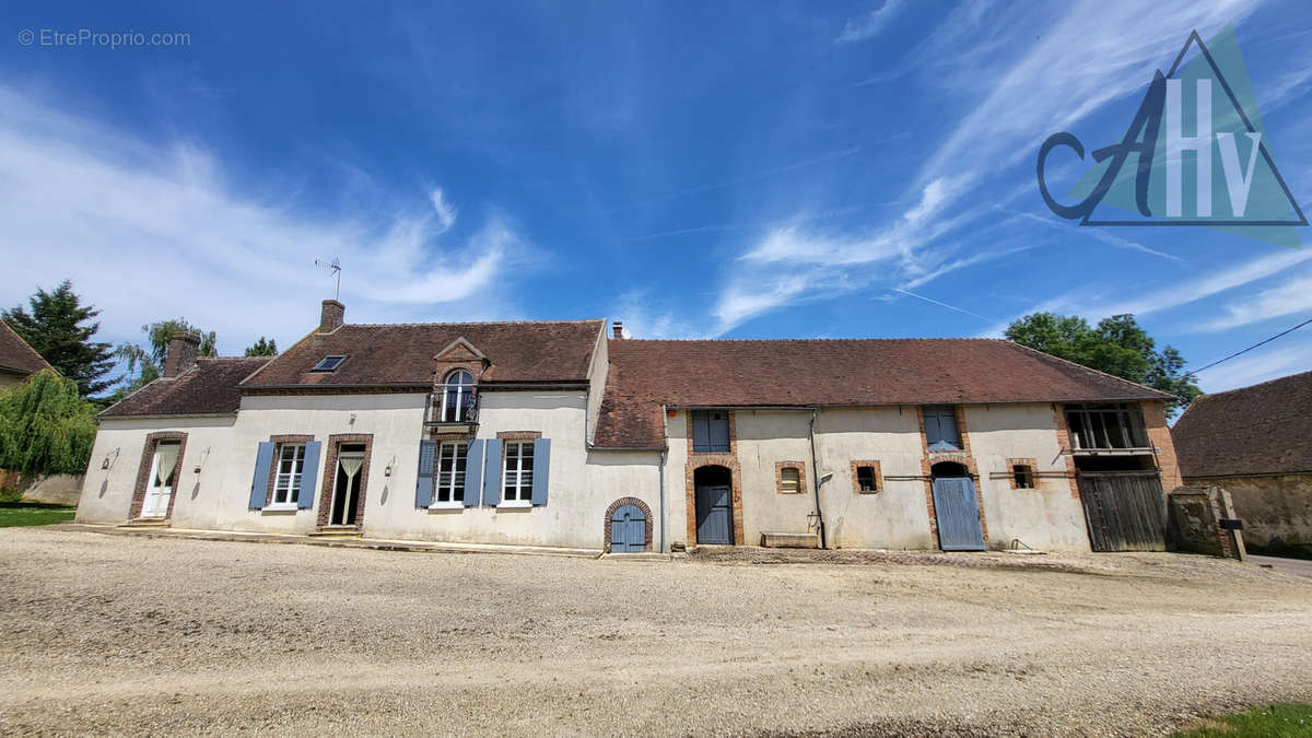 Maison à SERGINES