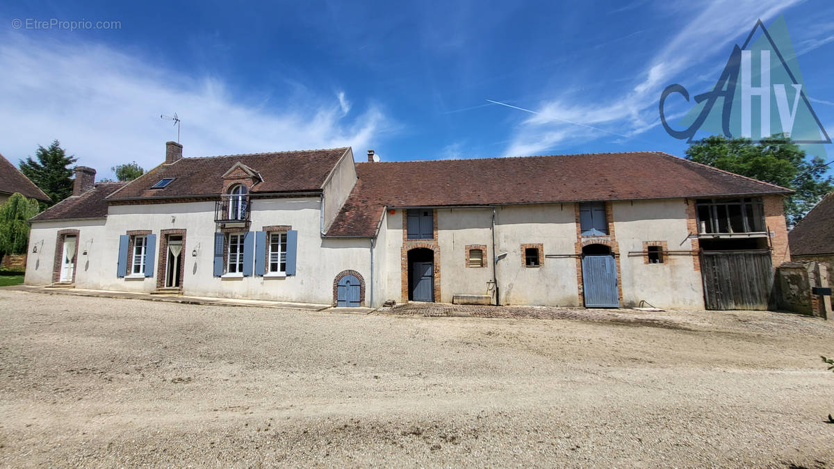 Maison à SERGINES