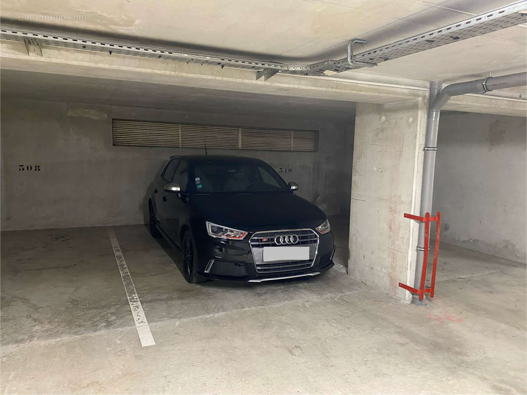 Parking à BEAUSOLEIL