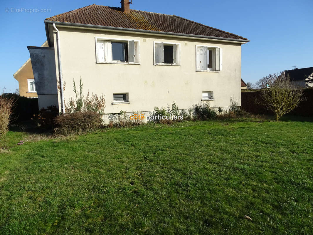 Maison à CULAN