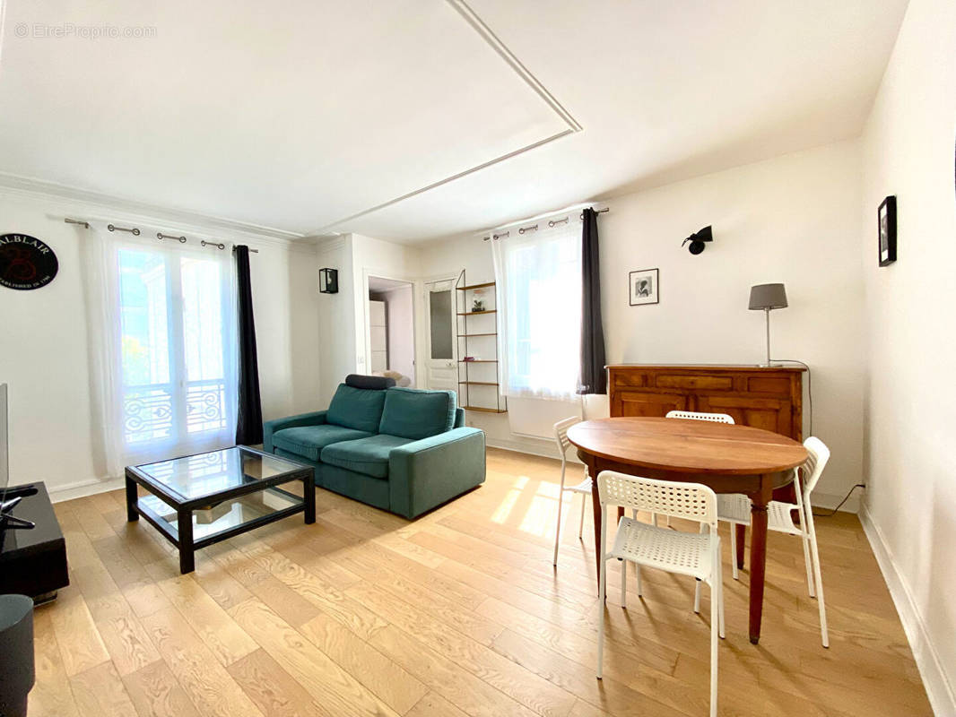 Appartement à PARIS-15E